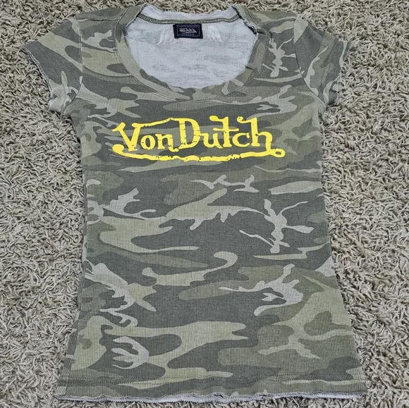 NWOT Von Dutch Deconstructed Camo Top Ribbed Scoop Neck Baby Tee Y2K 2000s Style - Picture 2 of 8